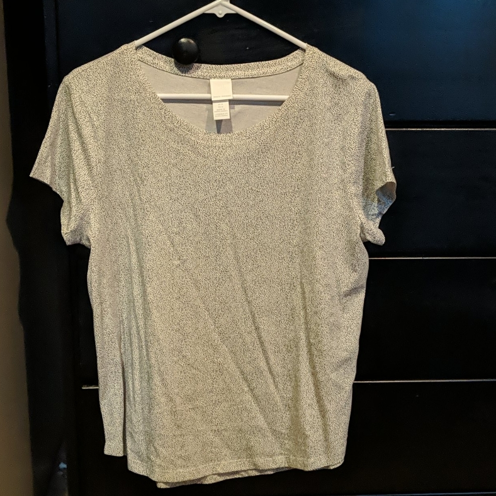 Black and white speckled short sleeve shirt